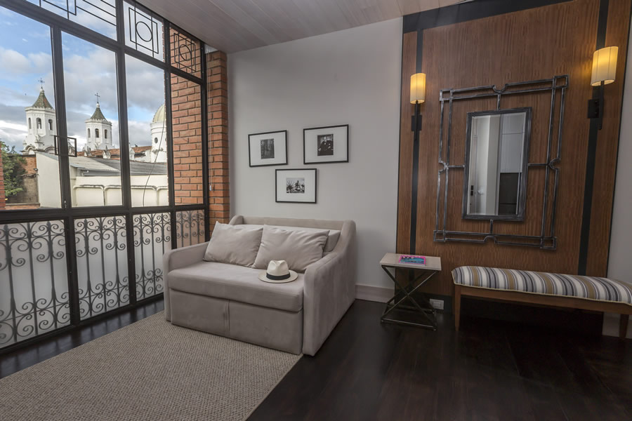 Mansión Alcazar habitación vista iglesia